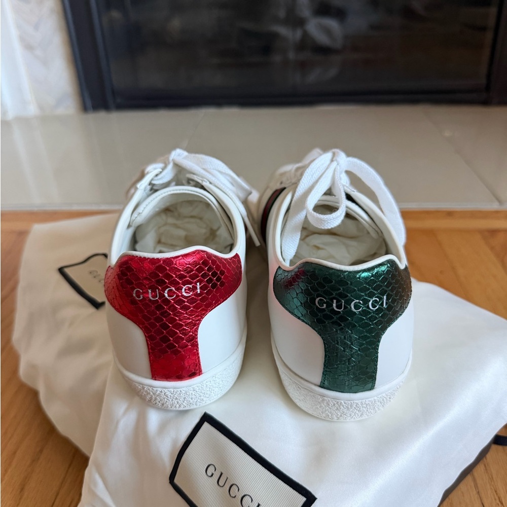 Gucci New Ace Bee Embroidered Sneakers - Picture 4 of 15